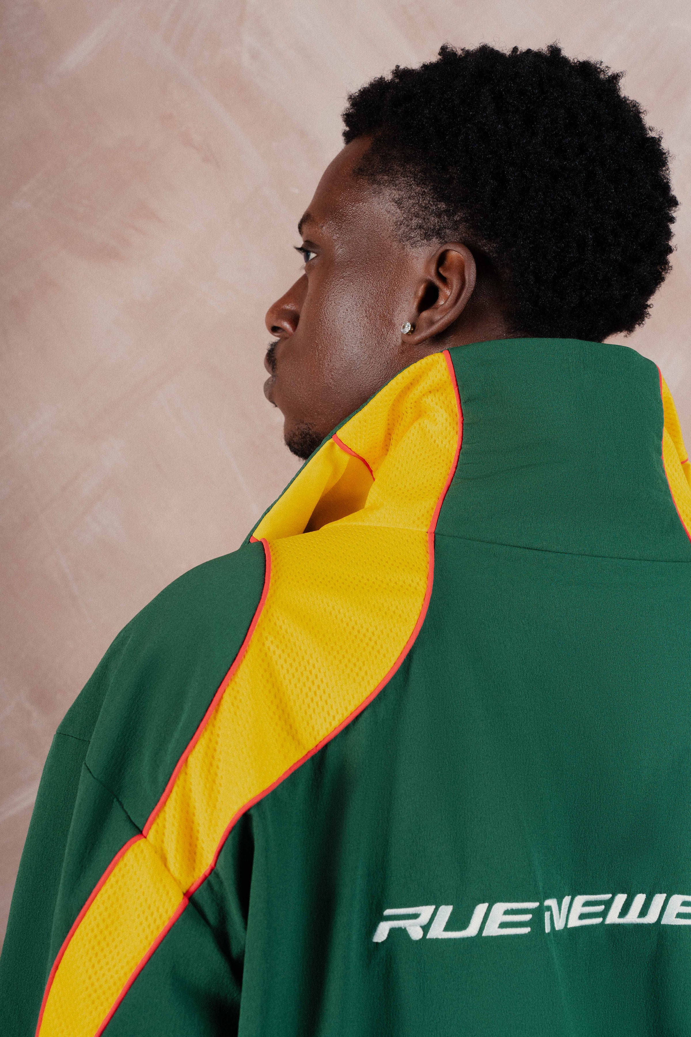 Quater-zip windbreaker